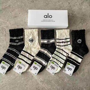 A11- ALO Yoga Women's Textured Ruffle Half-Crew Socks 5-Pair Box Set - NWT